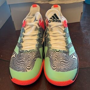🎾 New in box adidas adizero ubersonic 4 M Heat 🎾